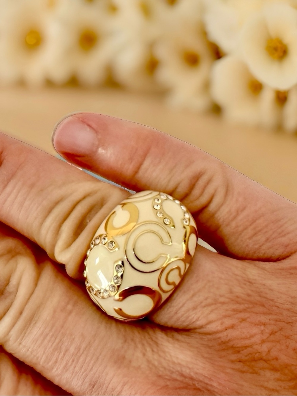 COACH Cream Enamel Dome Ring Gold Tone Signature C Logo Crystal Accents (Size 7)